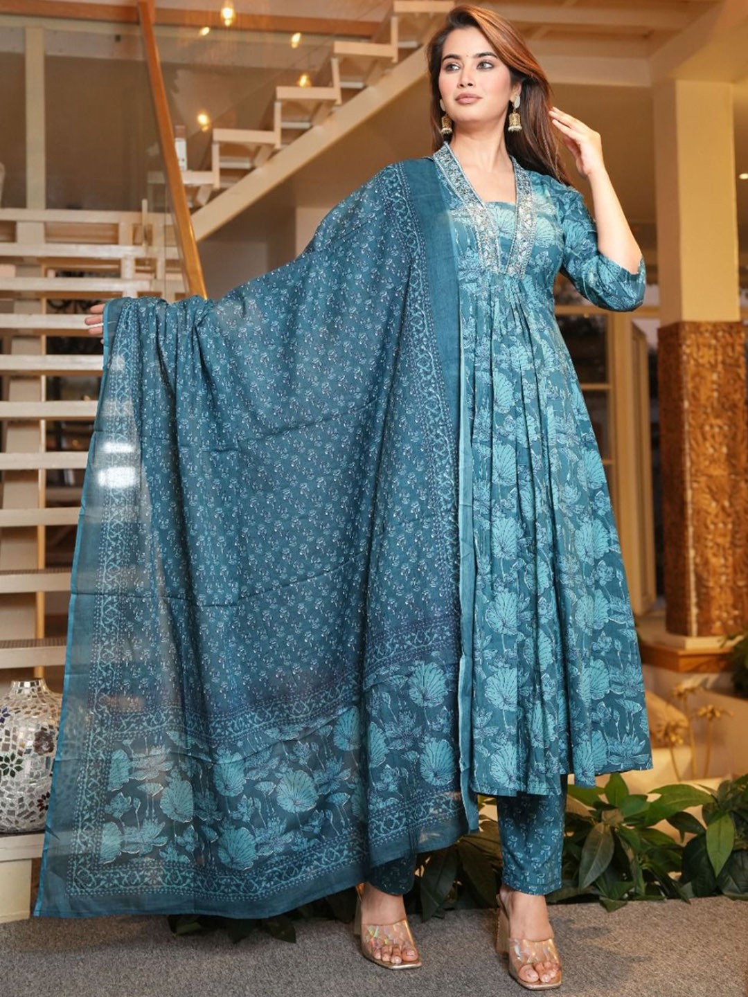

ARANGETRAM Women Floral Yoke Design Regular Sequinned Kurta with Trousers & With Dupatta, Blue