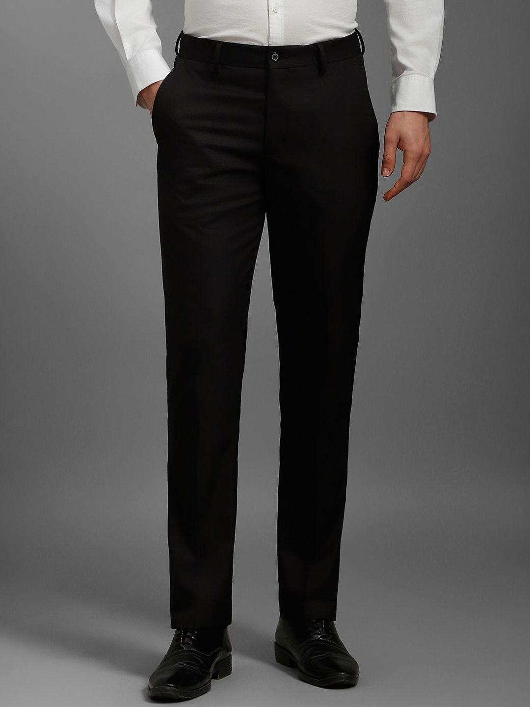 

Louis Philippe Men Slim Fit Trousers, Black