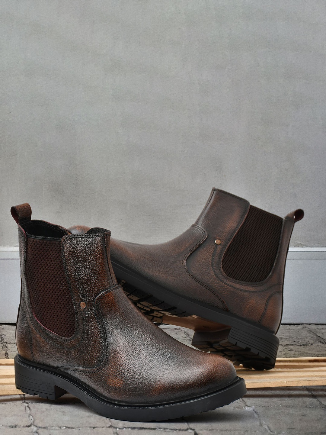 

GALEX Men Textured Leather Chelsea Boots, Brown