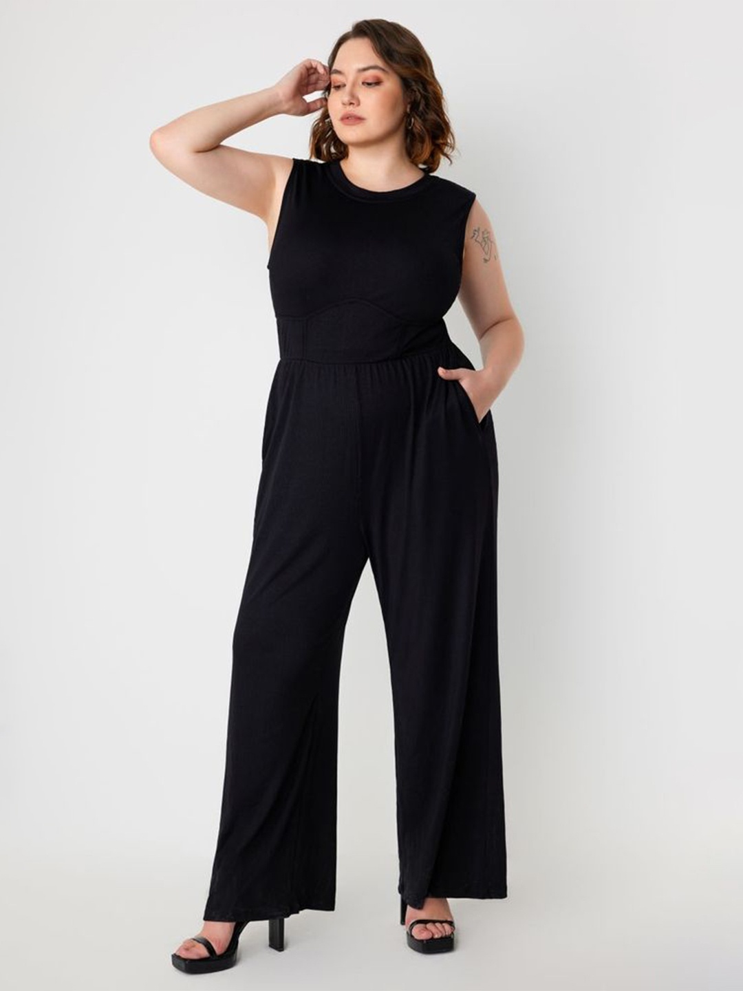 

LULU & SKY Basic Jumpsuit, Black