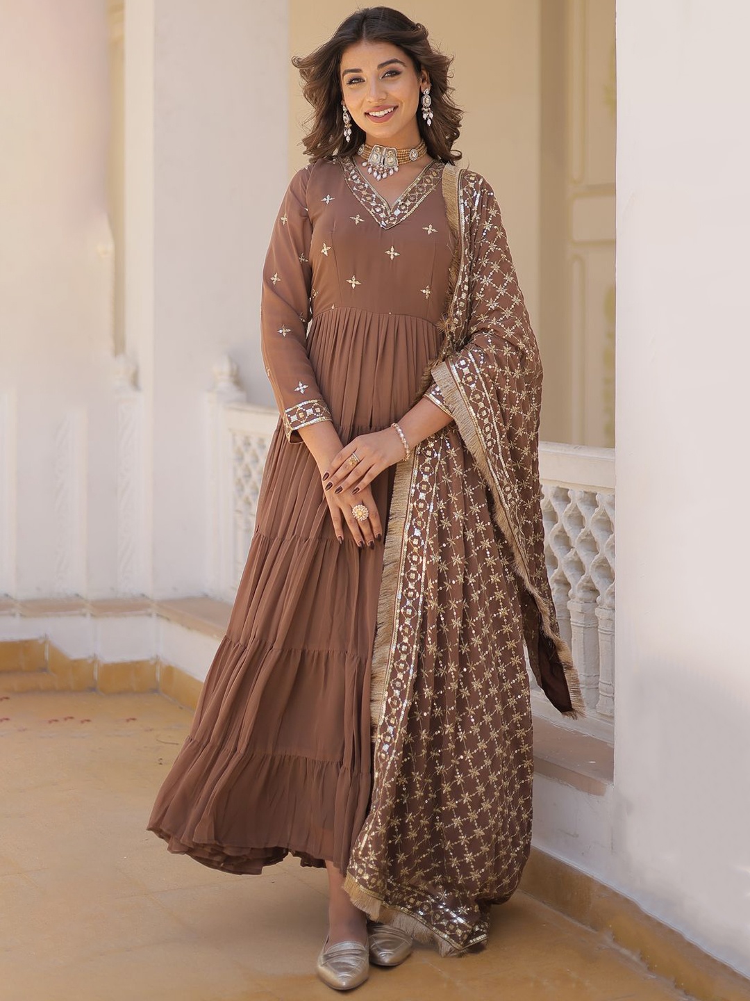 

Anara Women Floral Embroidered Georgette Anarkali Kurta, Brown
