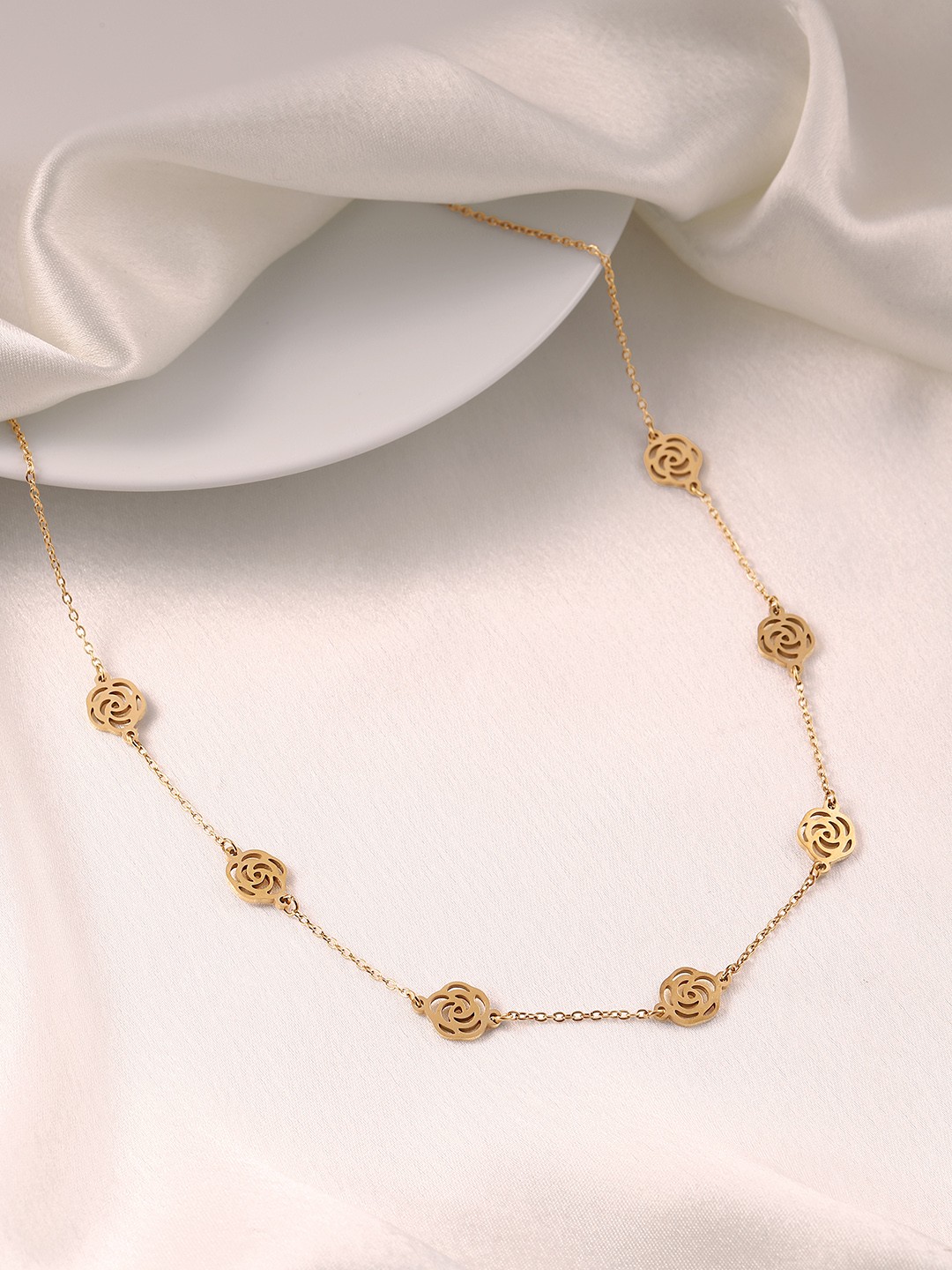 

DressBerry Gold Toned Chain