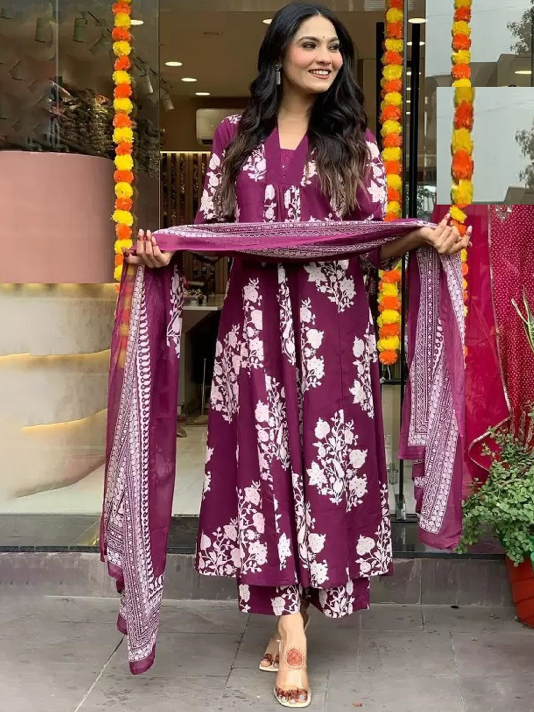 

DIVASTRI Women Floral Printed Regular Kurta with Trousers & With Dupatta, Purple