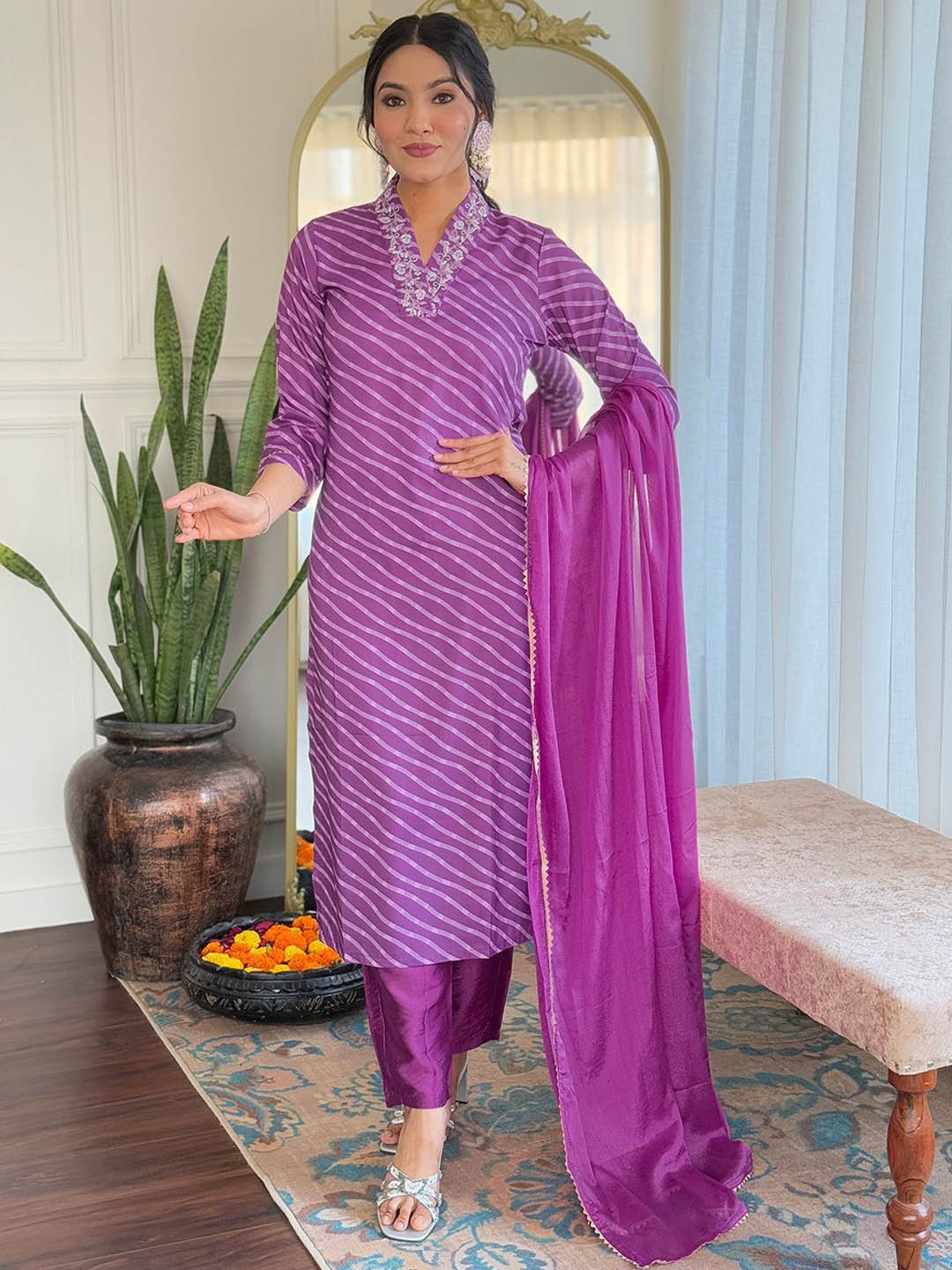 

DIVASTRI Women Trousers &, Purple