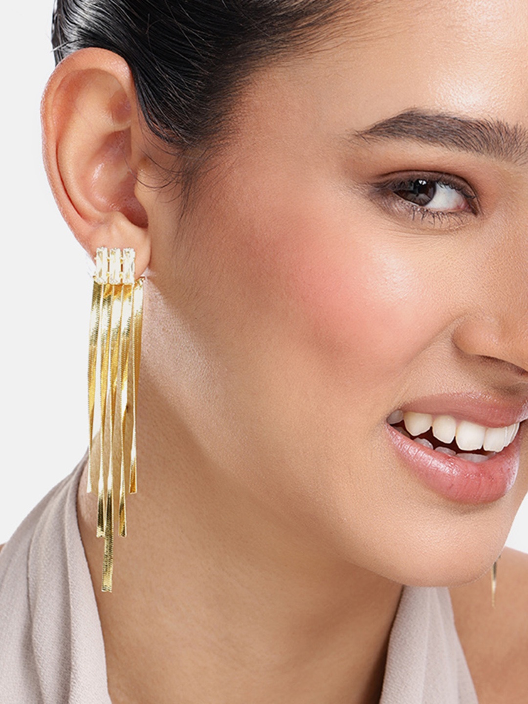 

DressBerry Contemporary Drop Earrings, Gold