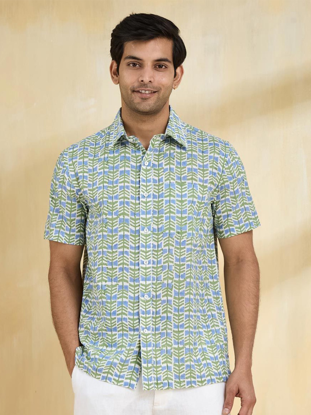 

Fabindia Men Opaque Printed Casual Shirt, Green