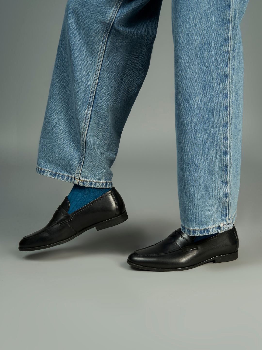 

HEEL YOUR SOL Men Formal Loafers, Black