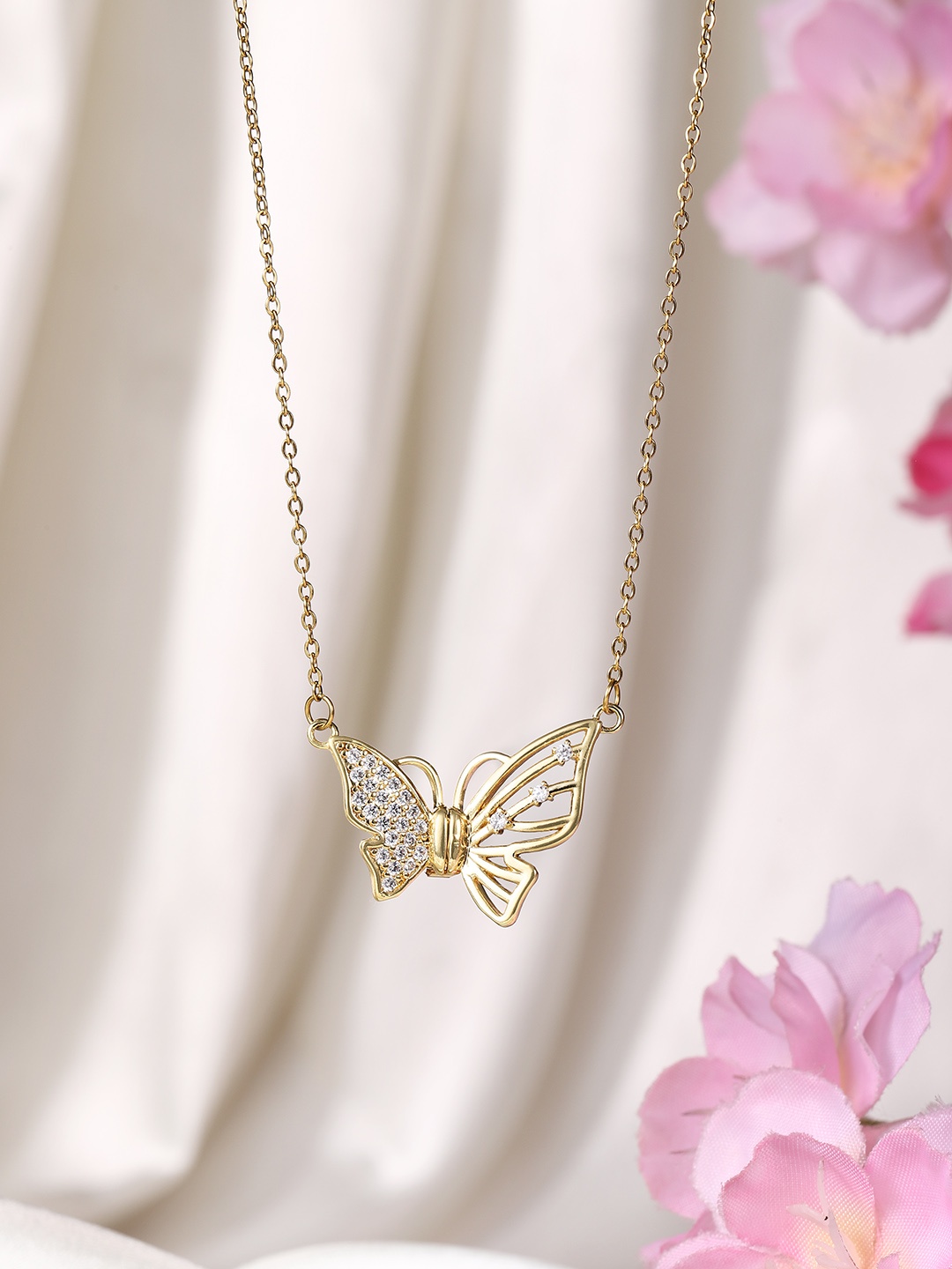 

DressBerry Gold Toned Chain