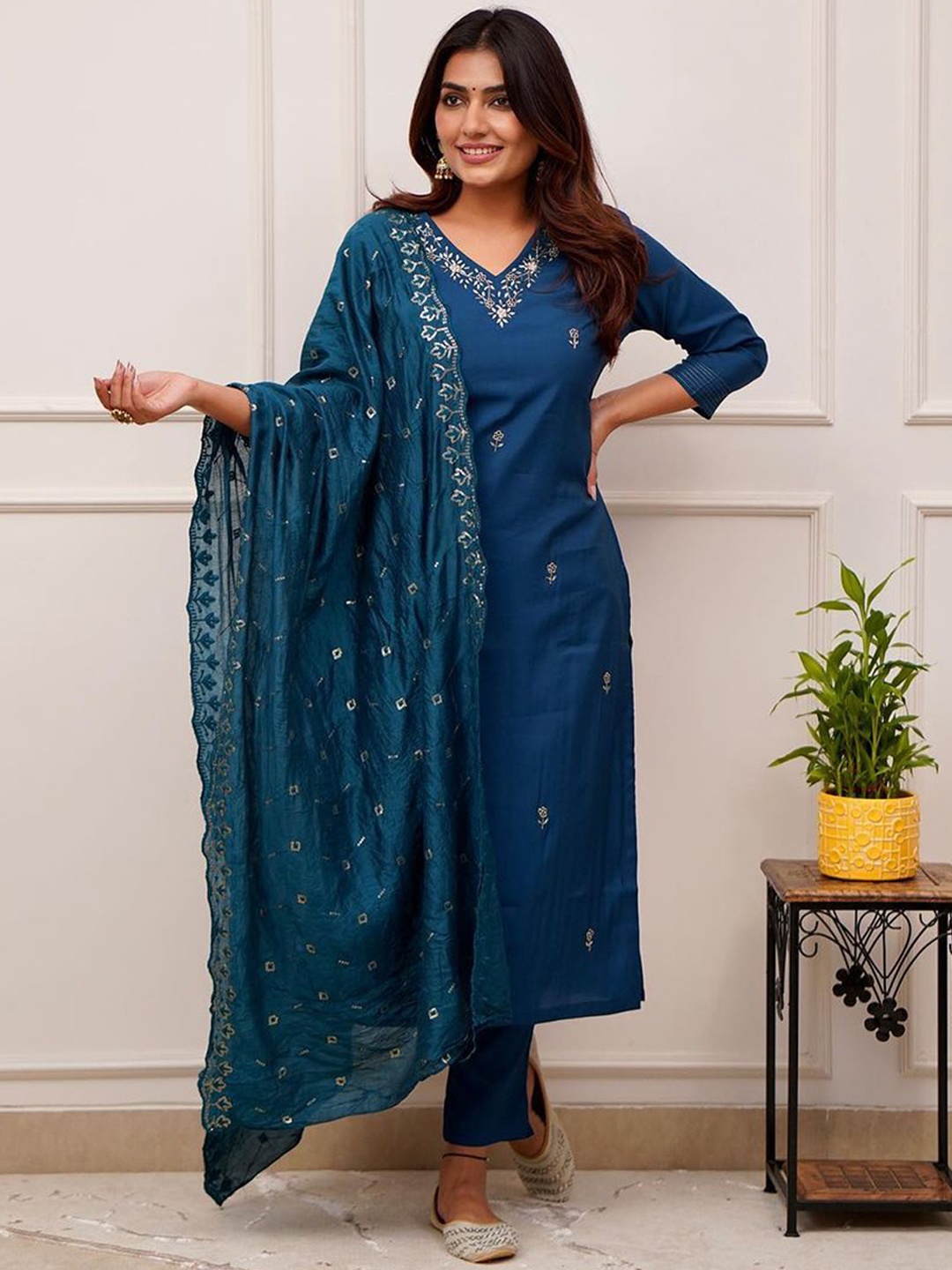 

KALINI Women Floral Embroidered Thread Work Silk Kurta with Trousers & With Dupatta, Blue