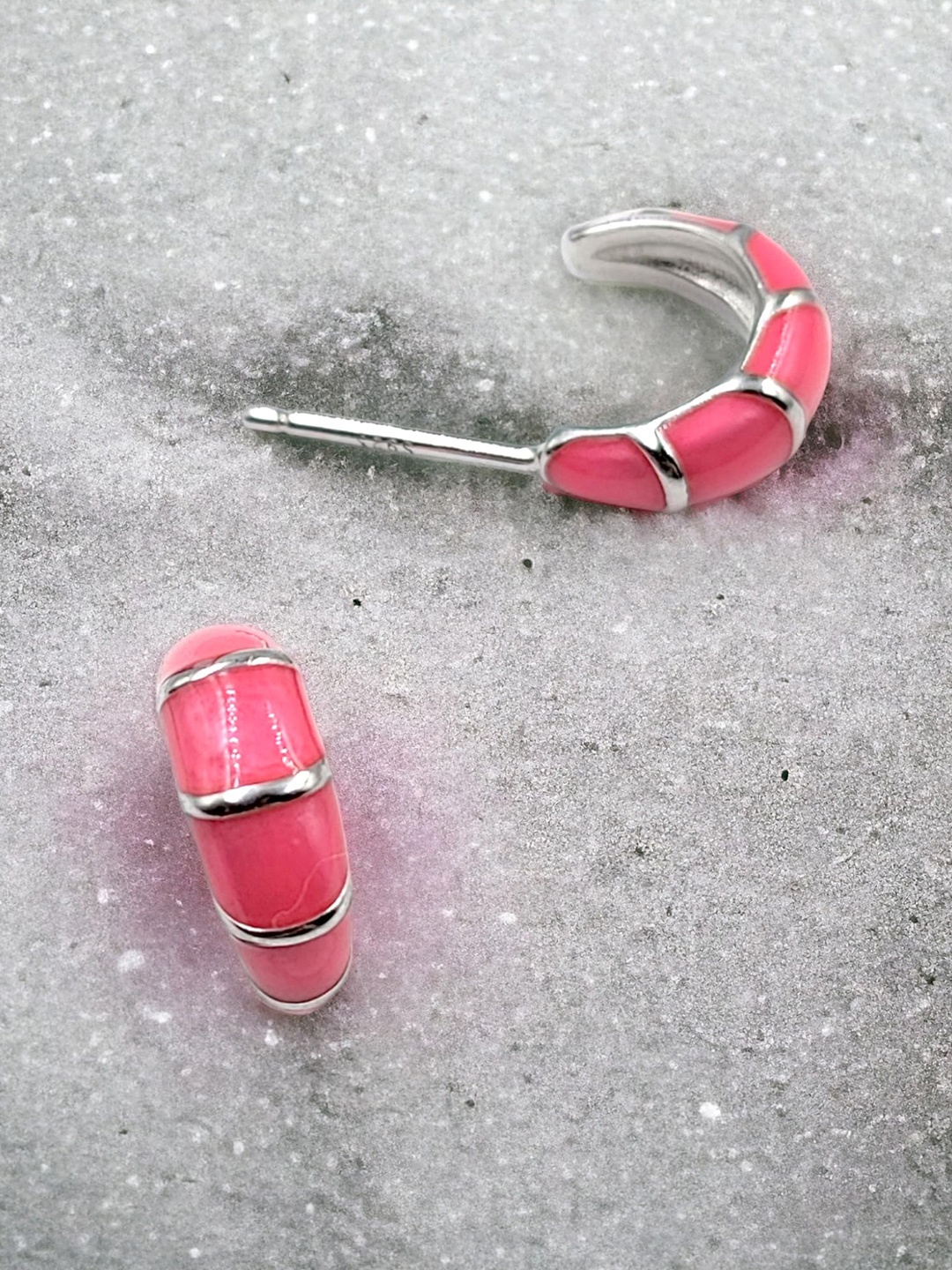 

AMONROO Contemporary Studs Earrings, Fuchsia