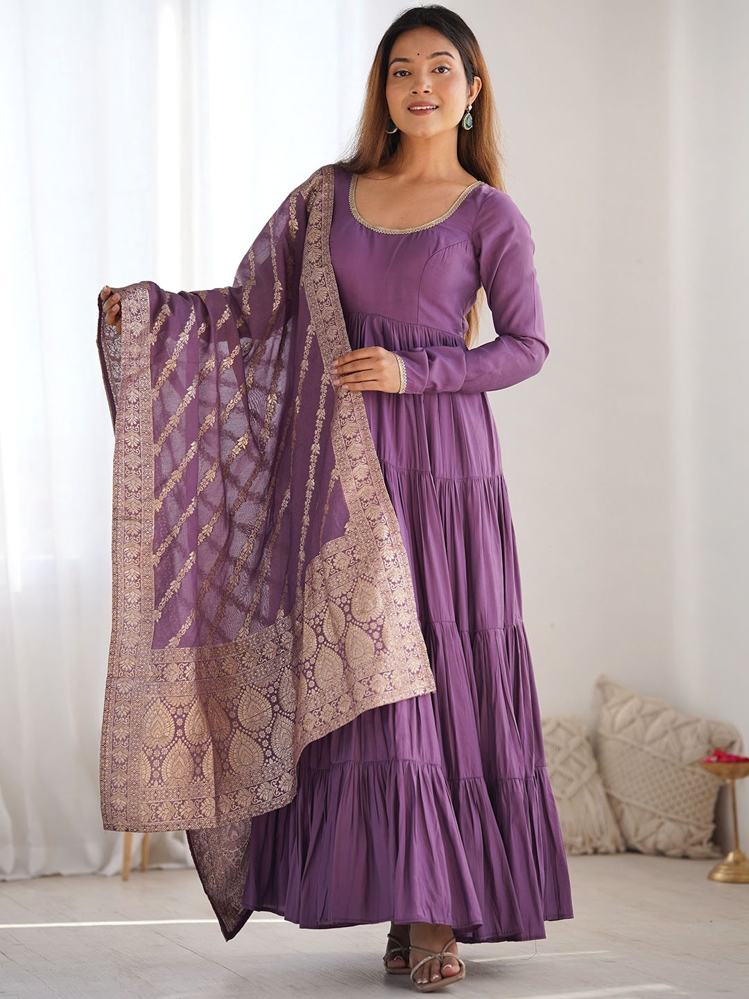 

CULTISE QUEEN Women Tiered Pure Silk Kurta with Pyjamas & With Dupatta, Purple