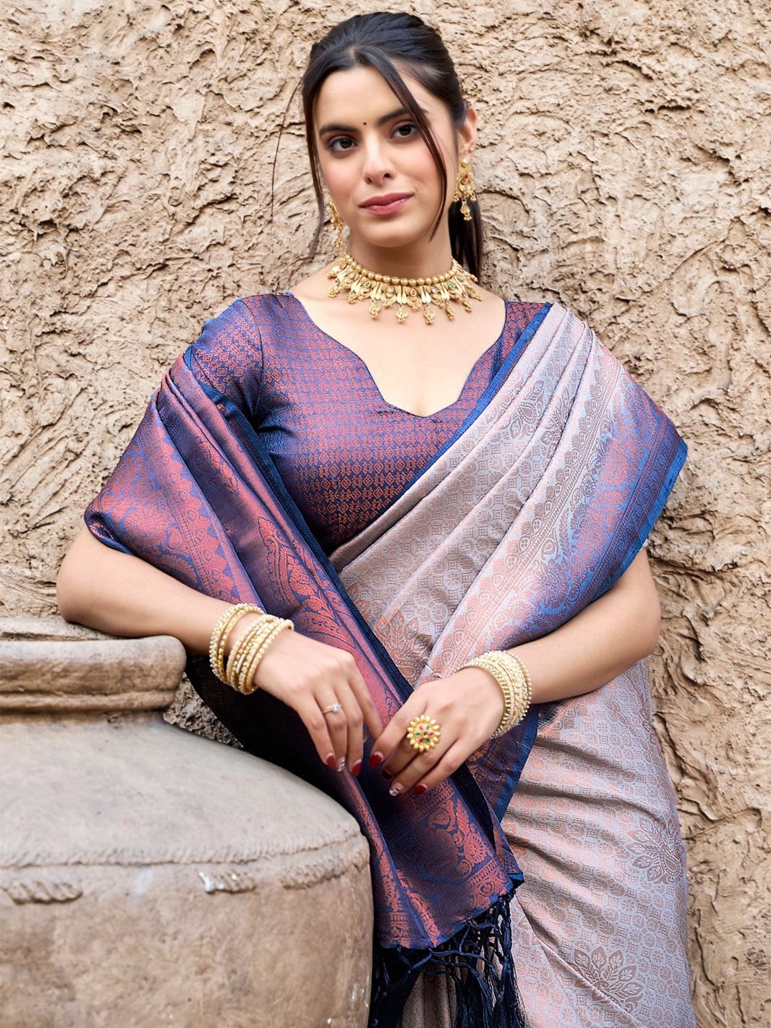 

DIKONA DESIGNER Woven Design Zari Pure Silk Banarasi Saree, Grey