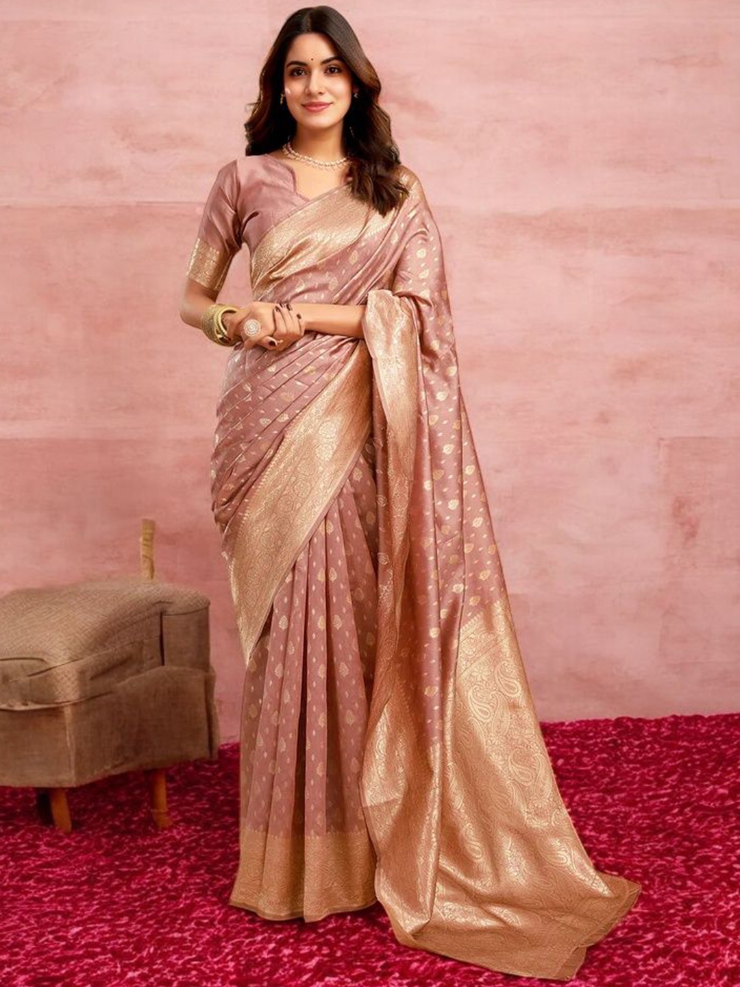 

DIVASTRI Woven Design Zari Silk Blend Banarasi Saree, Mauve