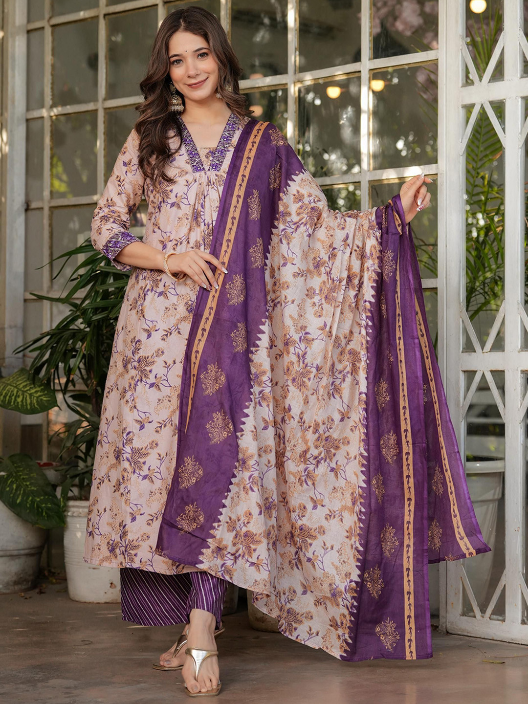 

Fashion Basket Women Floral Printed Regular Sequinned Pure Cotton Kurta with Trousers & With Dupatta, Cream