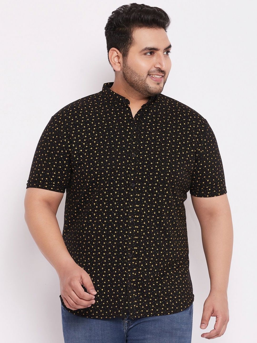 

Sztori Men Printed Polo Collar Pockets T-shirt, Black
