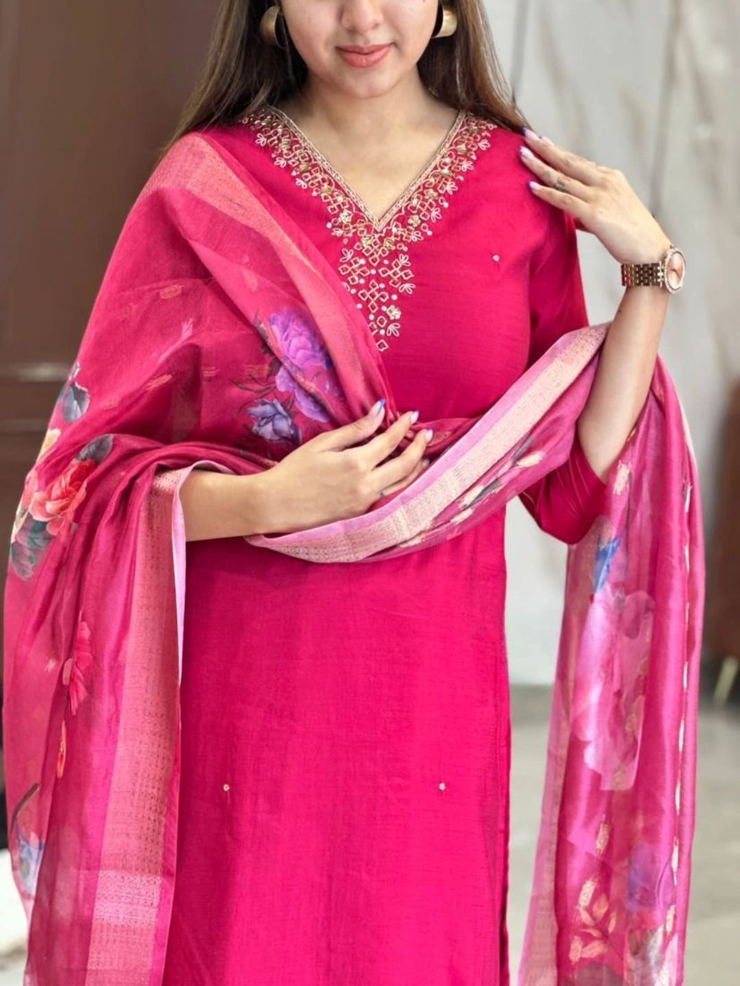 

REALLTREND Women Floral Embroidered Regular Kurta with Trousers & With Dupatta, Pink