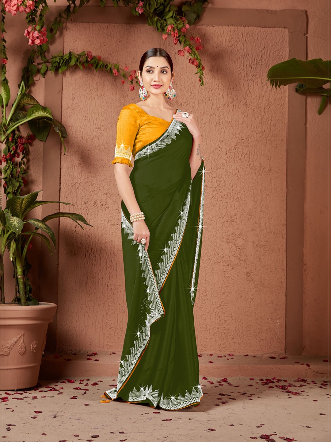

PAYAL CREATION Beads and Stones Pure Georgette Saree, Green