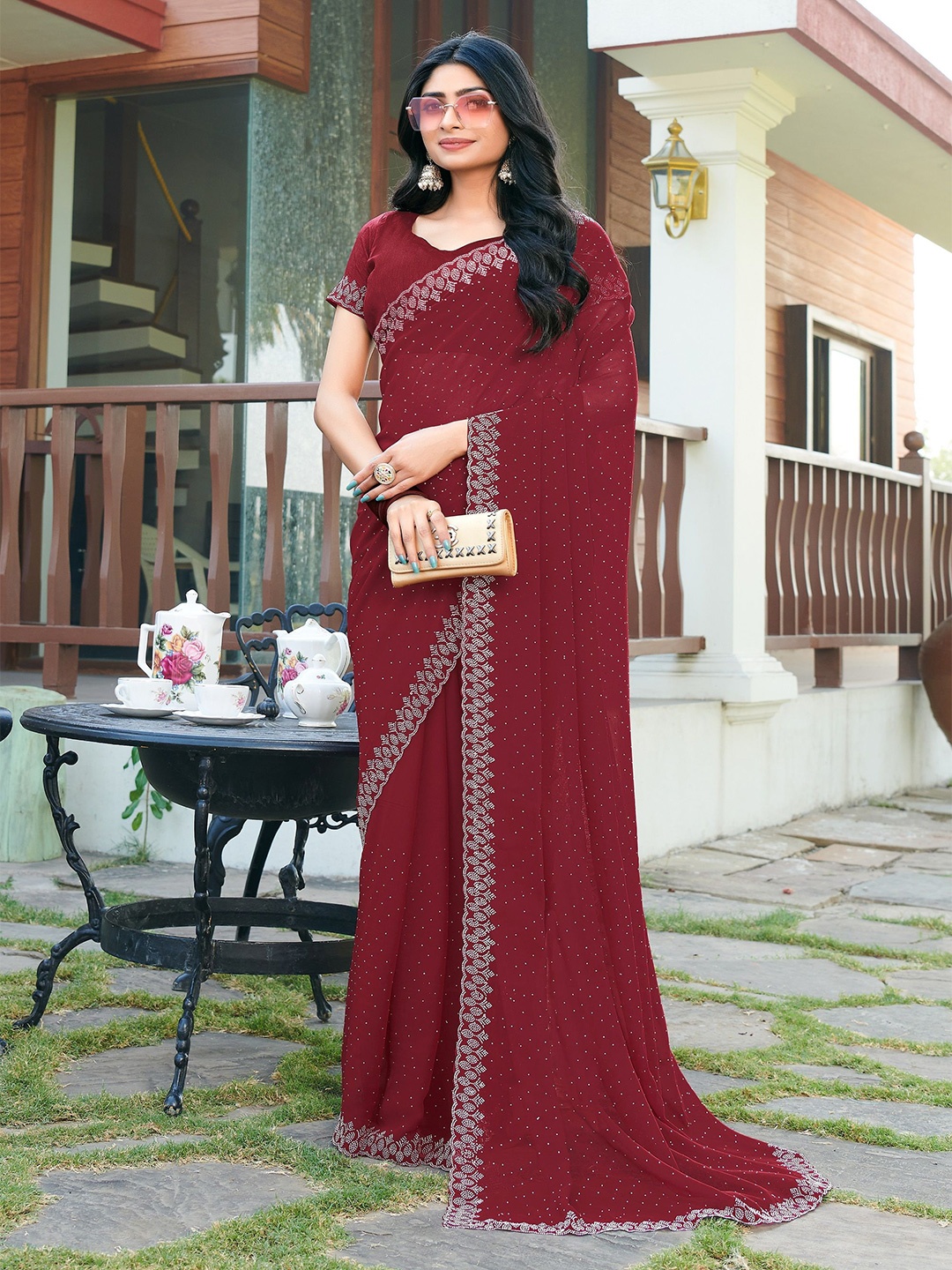 

VEERAIVA Embellished Beads and Stones Poly Georgette Chanderi Saree, Maroon