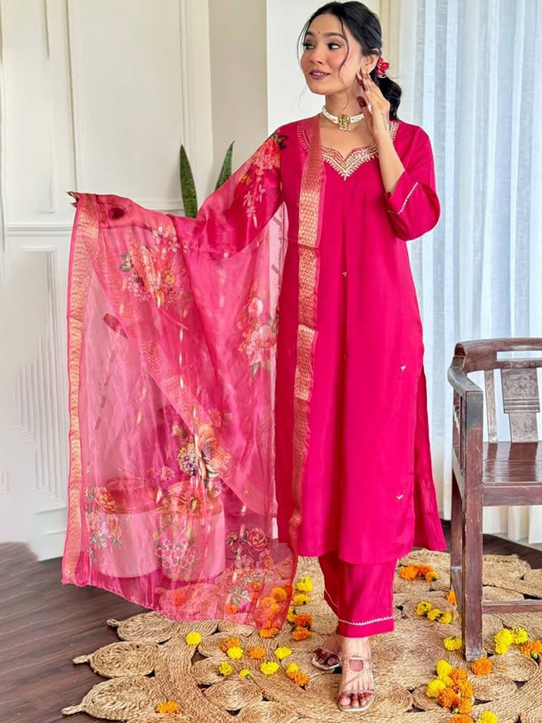 

Divyadham Textiles Women Ethnic Motifs Regular Thread Work Chanderi Silk Kurta with Pyjamas & With Dupatta, Pink