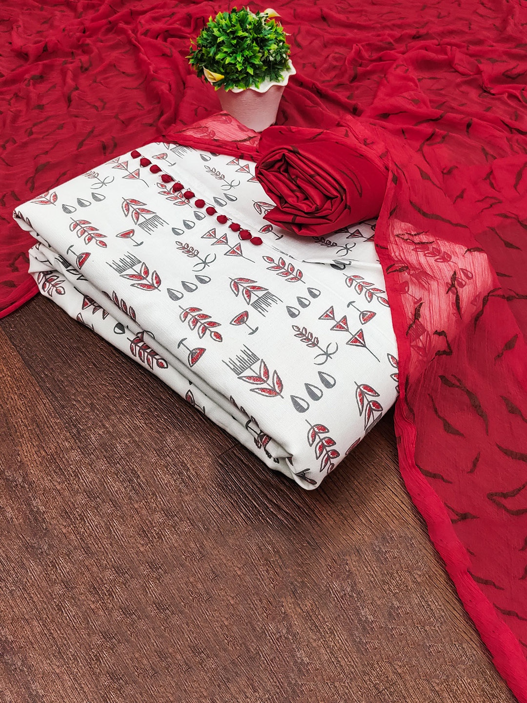 

SHADOW & SAINING Printed Unstitched Dress Material, Cream