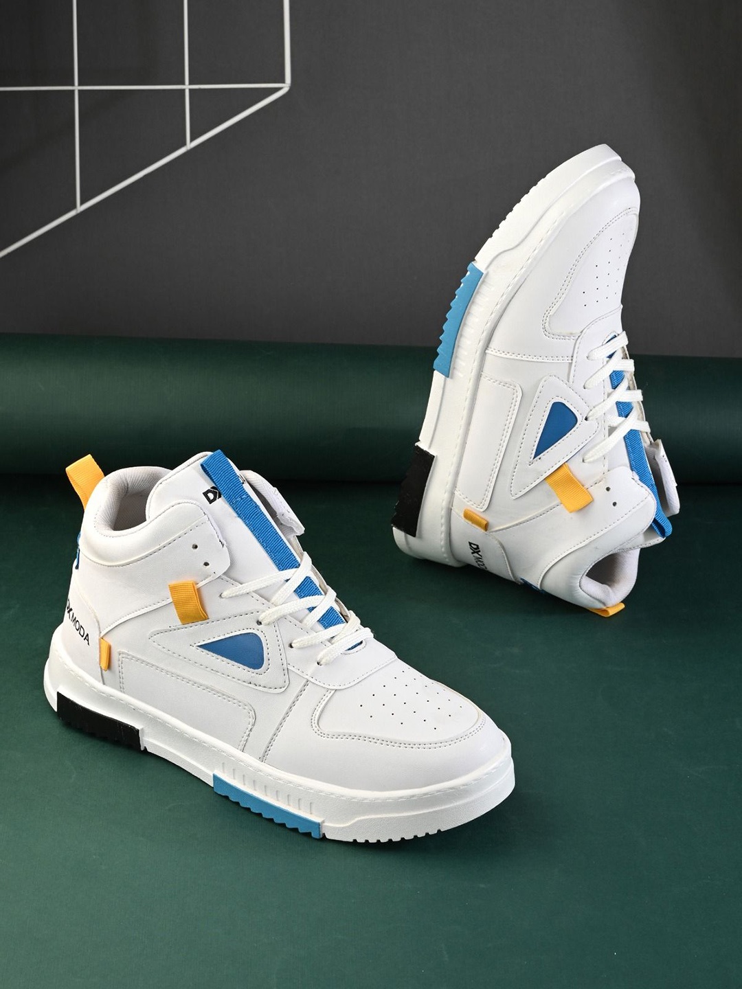 

JK Port Men High-Top Sneakers, White