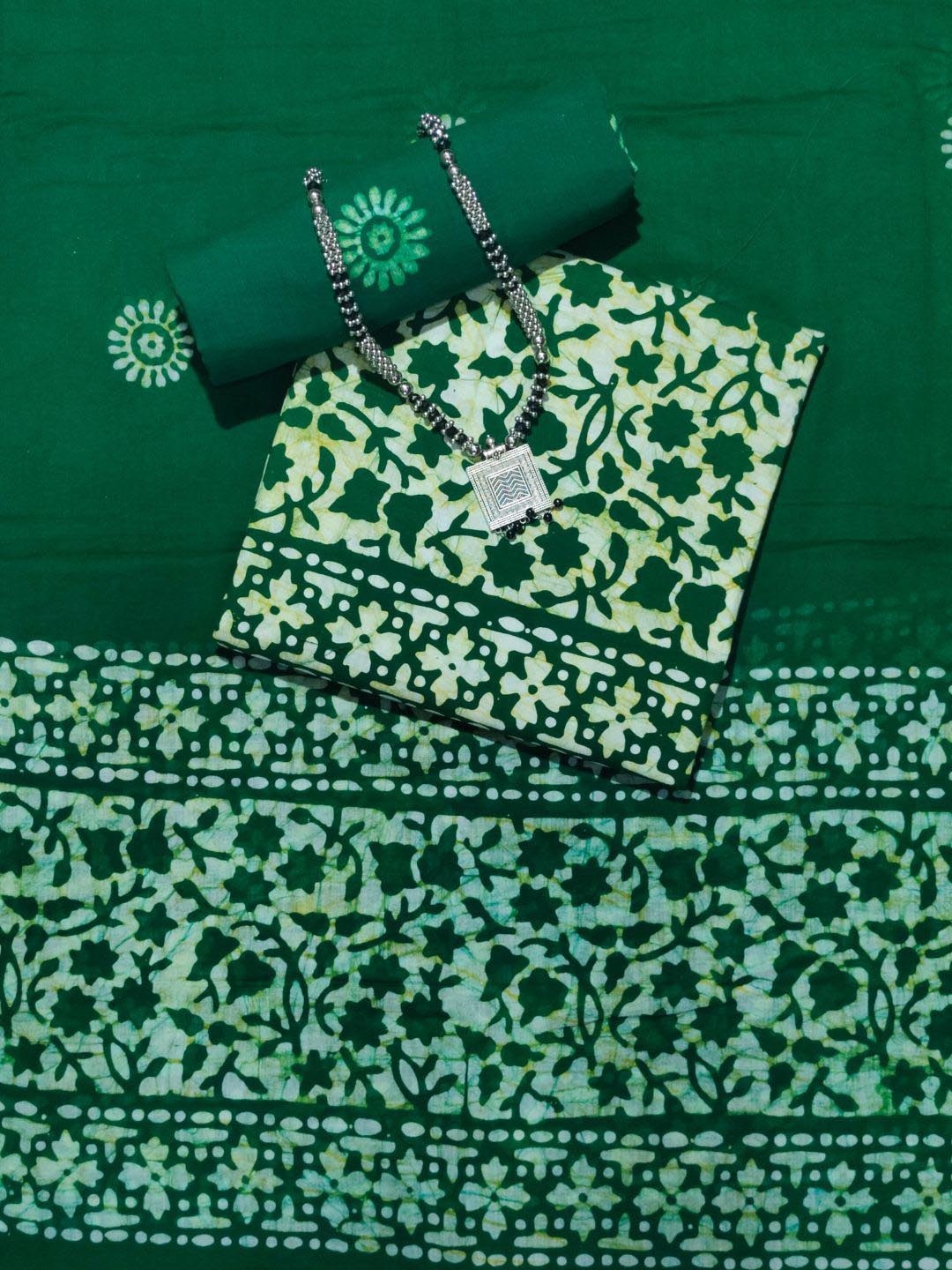 

Farooq Dyeing Printed Pure Cotton Unstitched Dress Material, Green