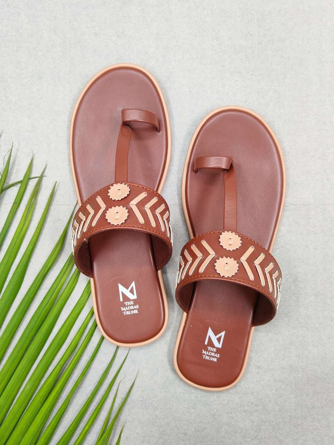 

THE MADRAS TRUNK Women Printed Kolhapuri Mules Flats, Brown