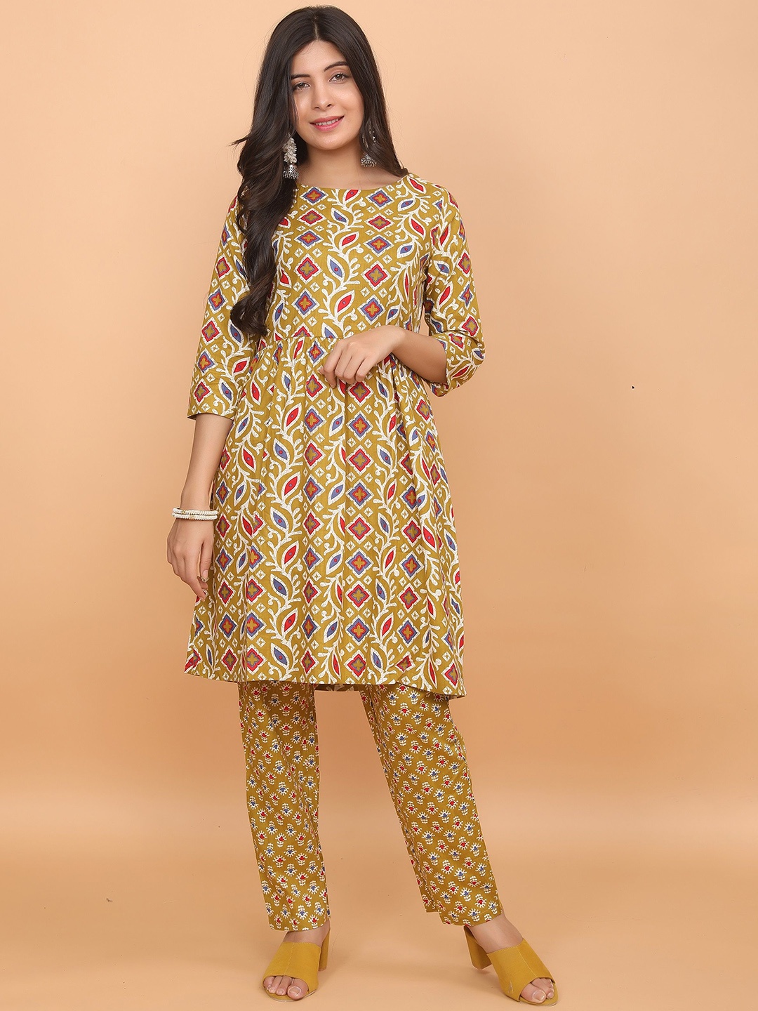 

BABRU Women Ethnic Motifs Printed Regular Pure Cotton Kurta with Trousers, Mustard