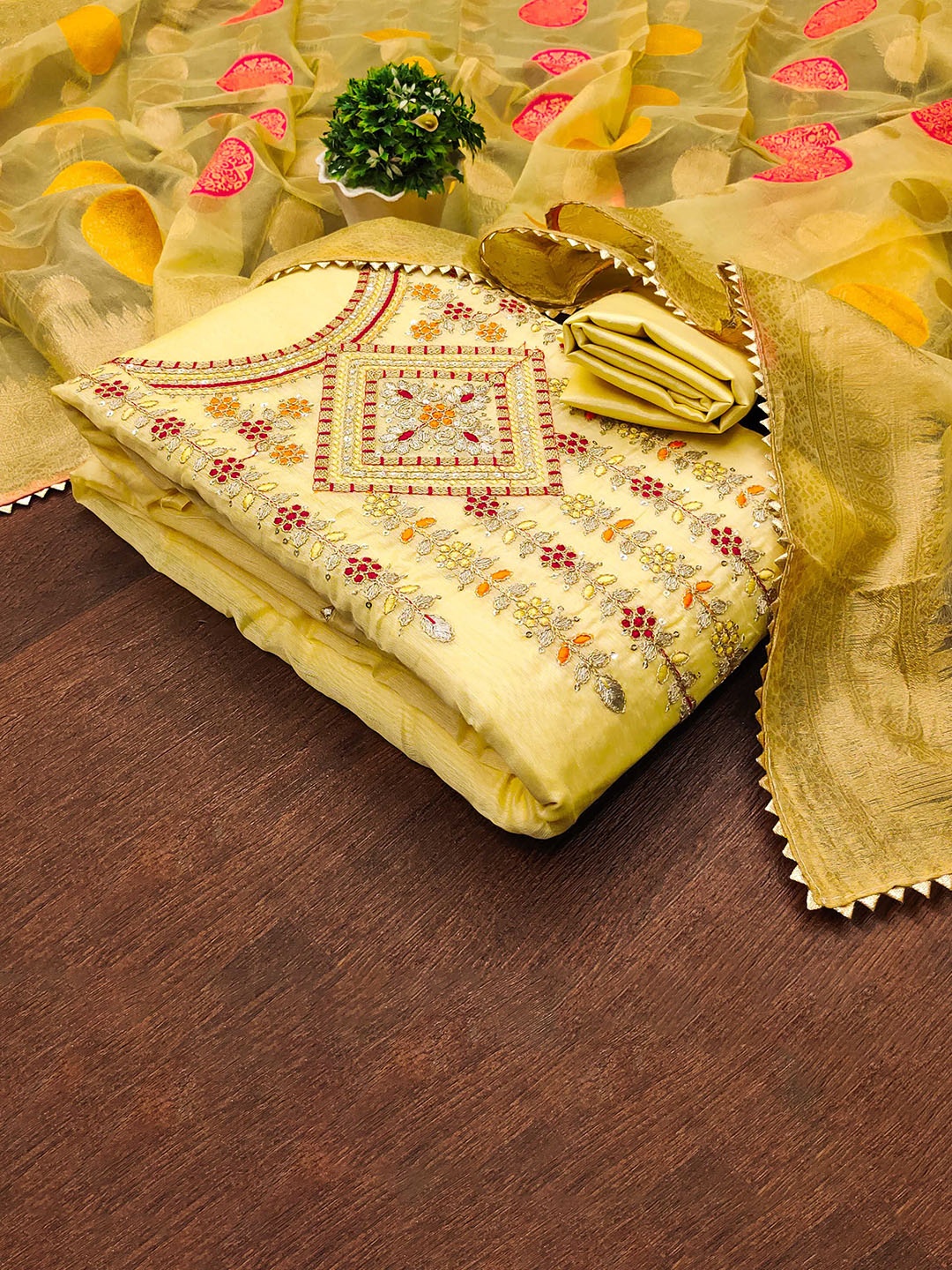 

SHADOW & SAINING Embroidered Unstitched Dress Material, Beige