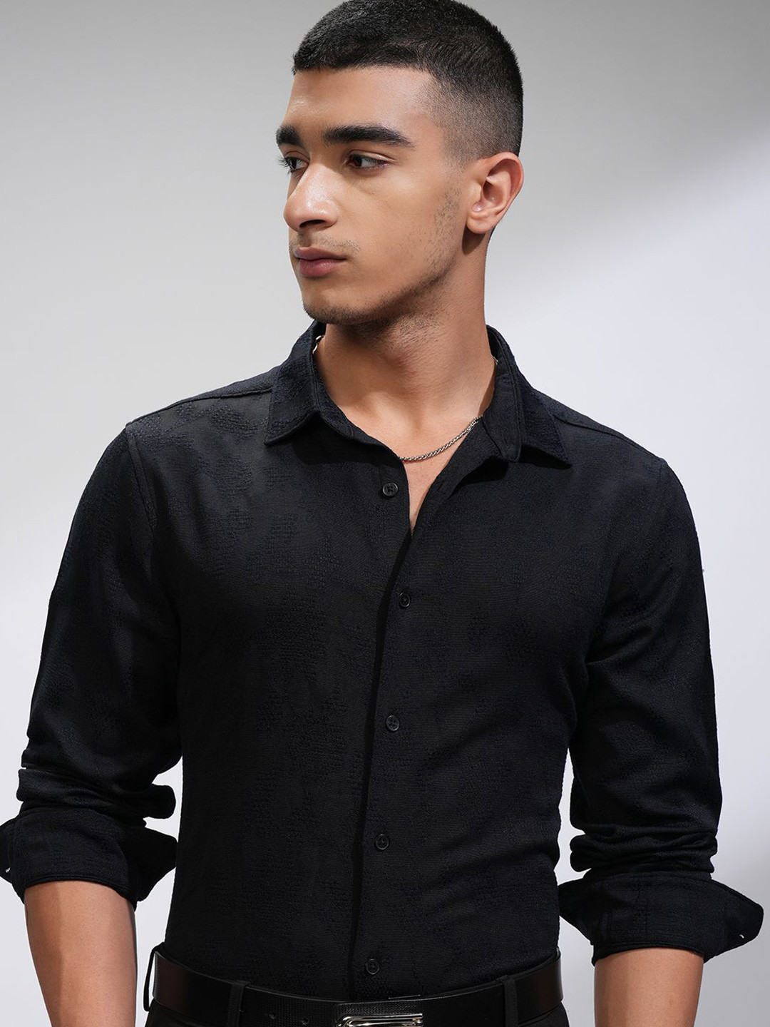 

HIGHLANDER Men Comfort Slim Fit Opaque Casual Shirt, Black