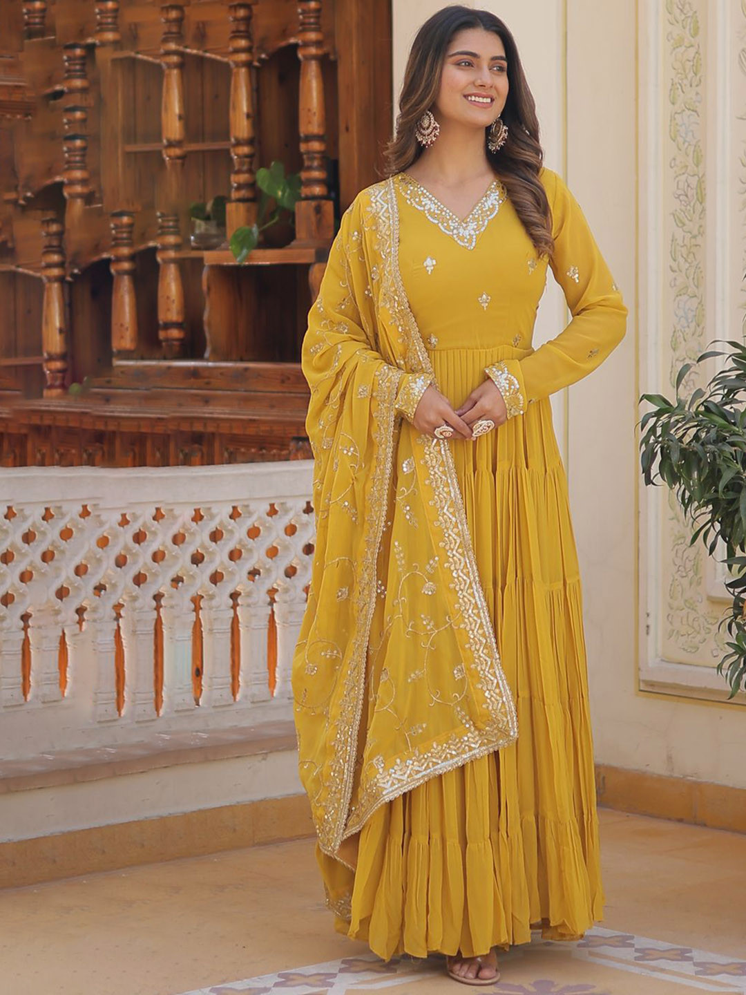 

Anara Women Floral Georgette Anarkali Kurta, Yellow