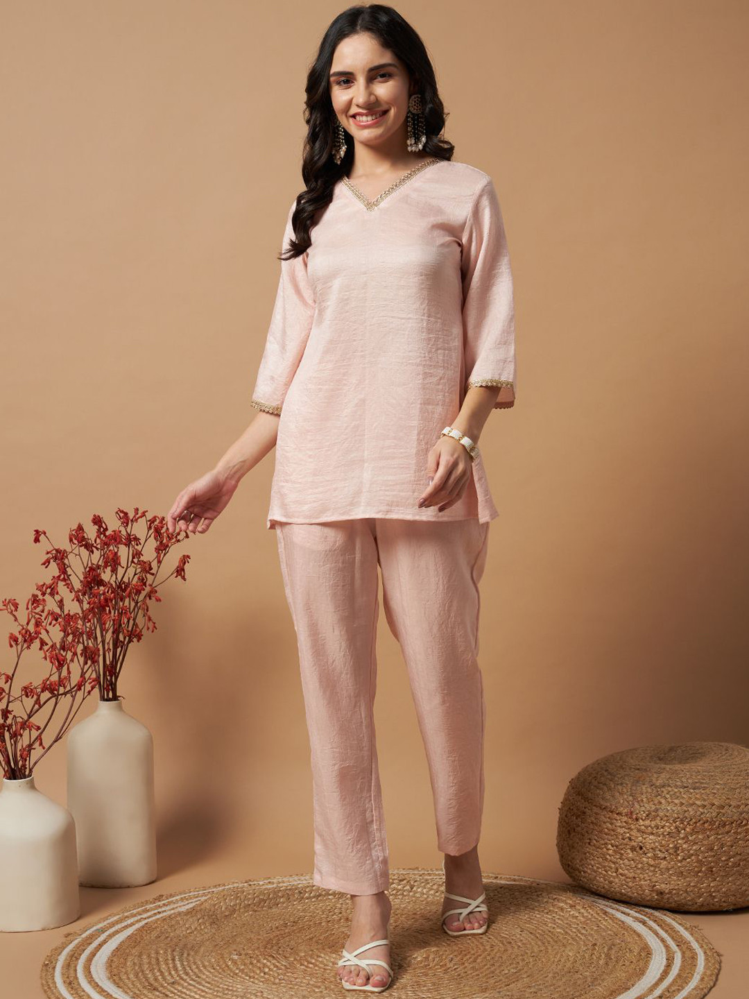 

Sangria Ethnic Kurti With Trouser, Pink