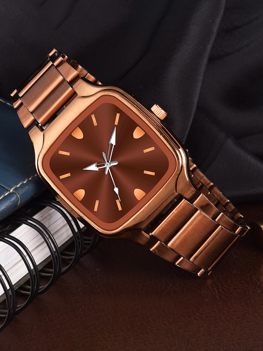 

WATCHSTAR Men Patterned Dial & Stainless Steel Straps Analogue Watch Thar Brown