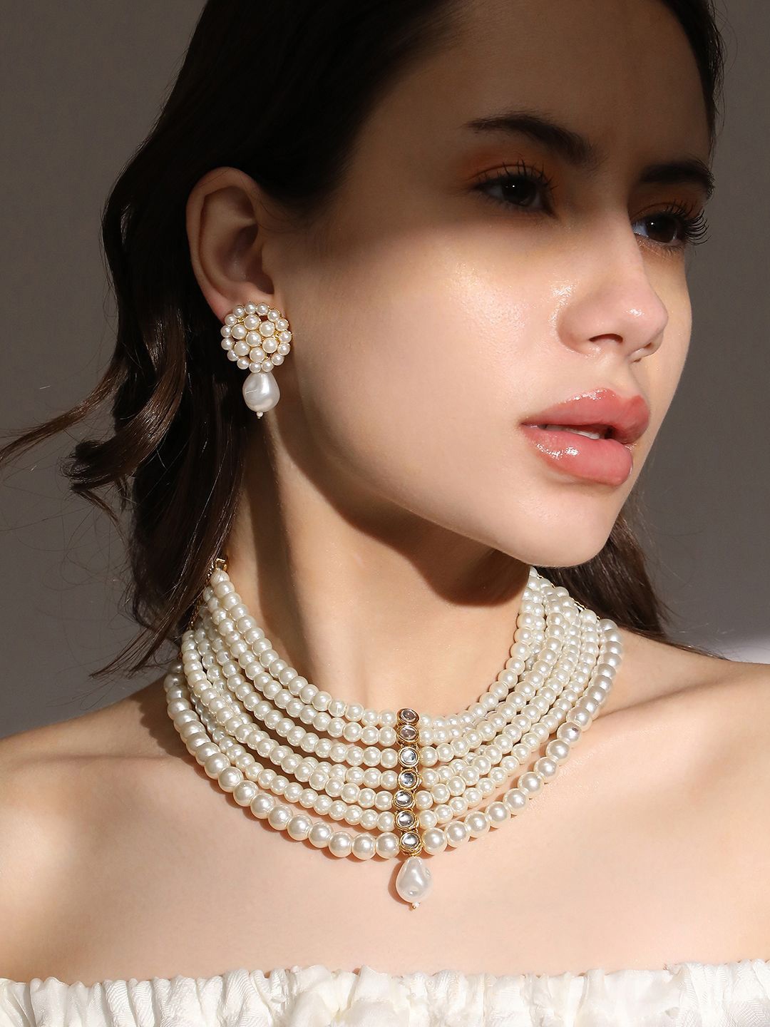 

SOHI Gold Plated Stone Studded & Beaded Jewellery Set