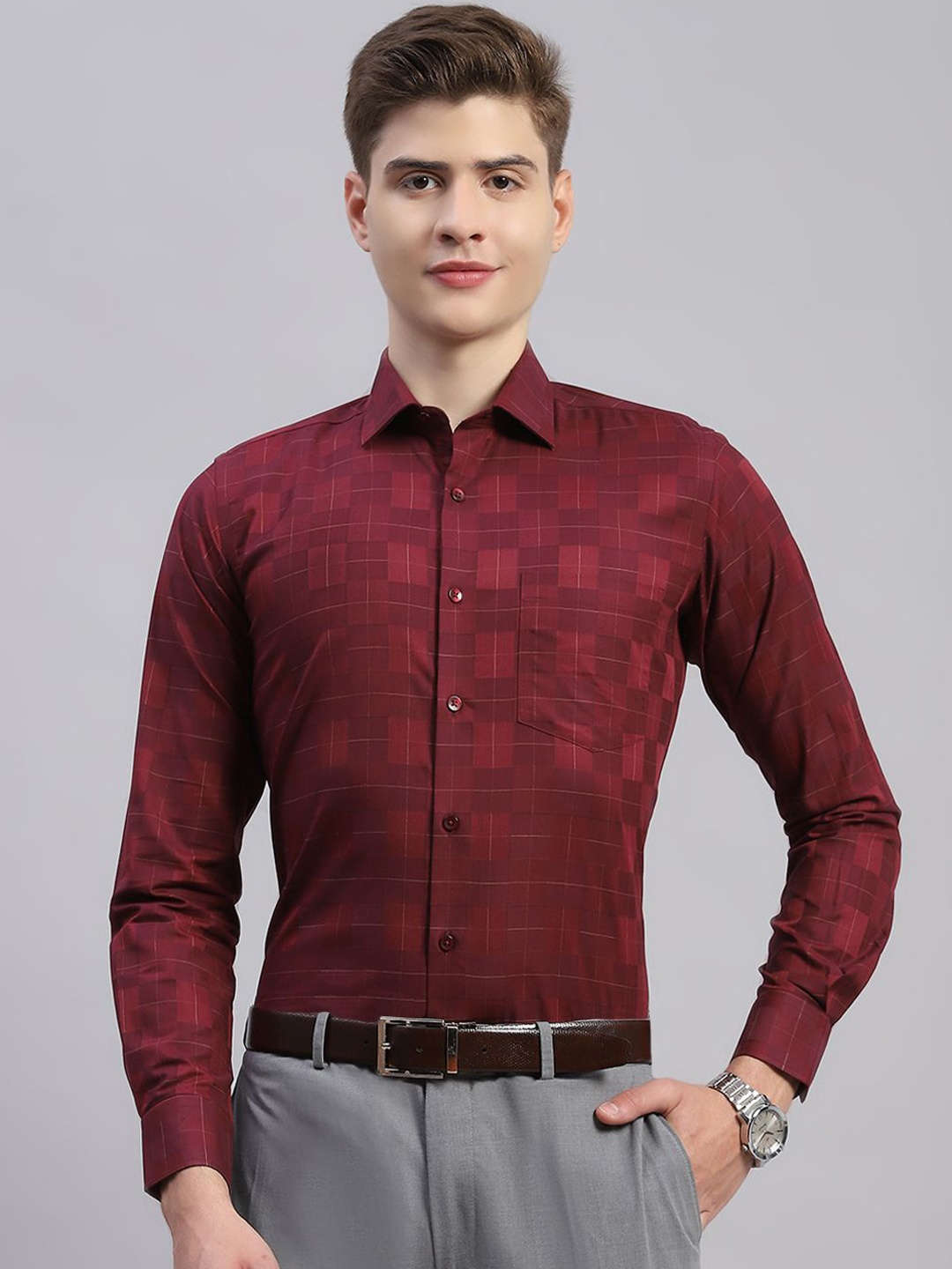 

Monte Carlo Men Opaque Checked Casual Shirt, Maroon