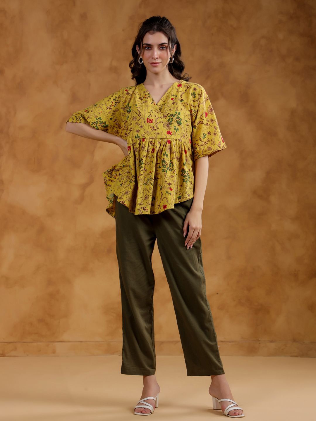 

SANSKRUTIHOMES Women Yellow Color V-Neck Printed Pure Cotton Co-Ords Set