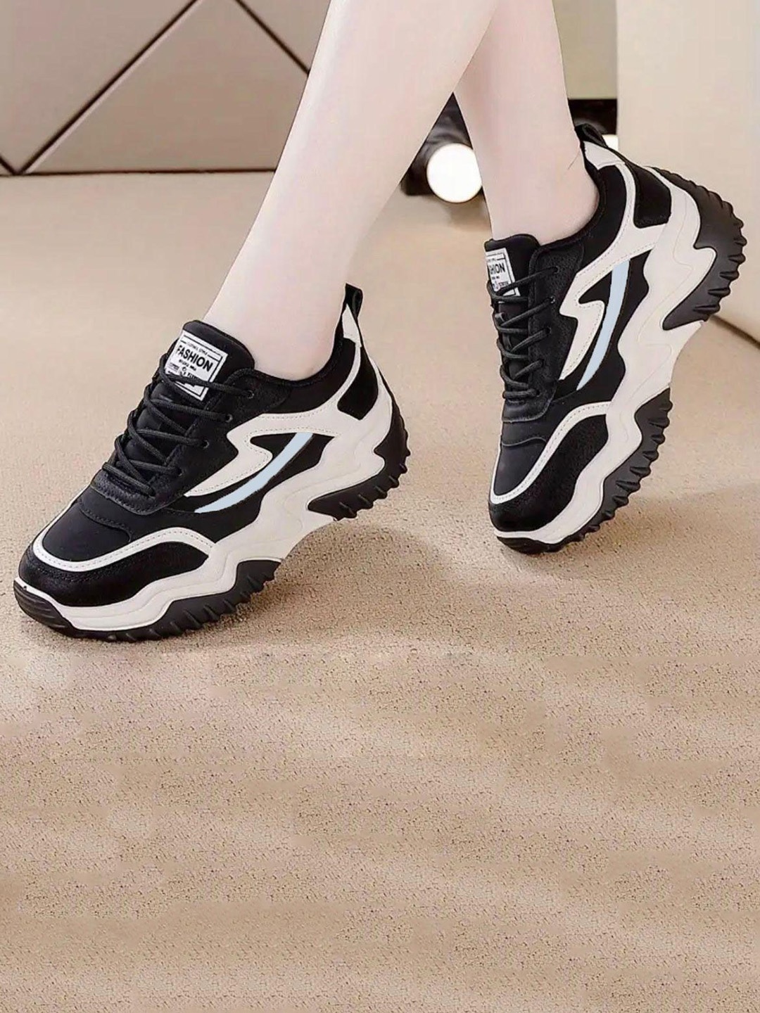

FABBMATE Women Colourblocked Sneakers, Black