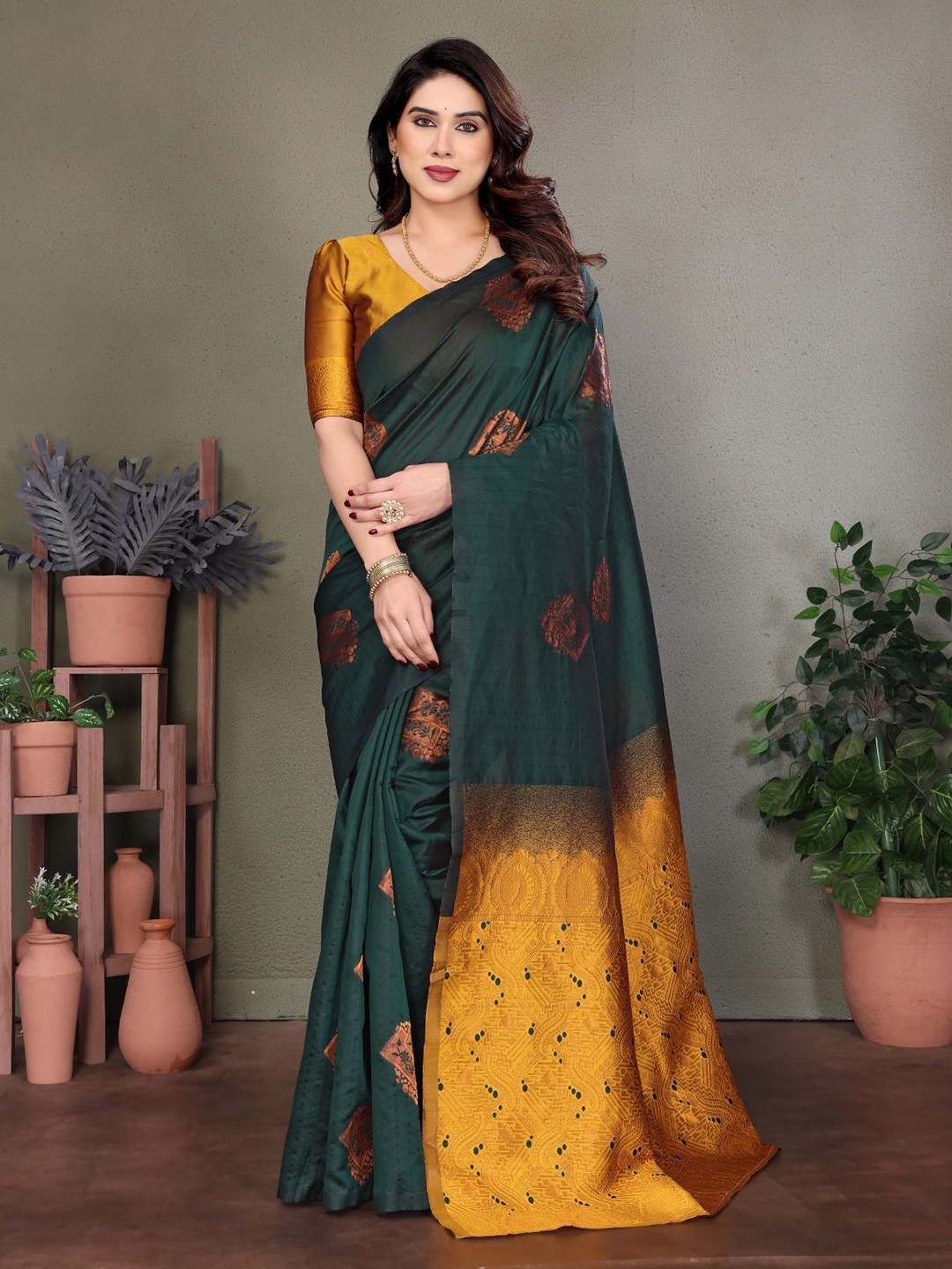 

DIKONA DESIGNER Woven Design Zari Pure Silk Banarasi Saree, Green