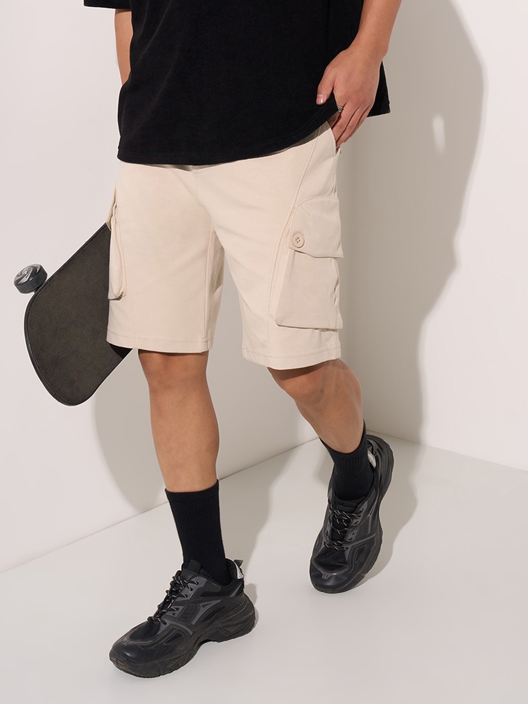 

Street 808 by Pantaloons Men Loose Fit Cargo Shorts, Off white