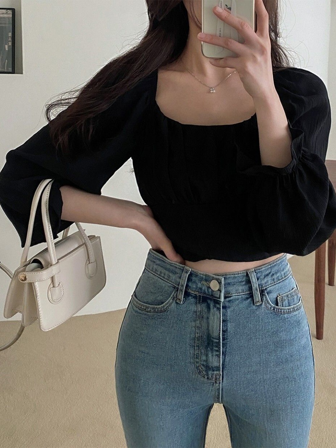 

NiloBerry Blouson Crop Top, Black