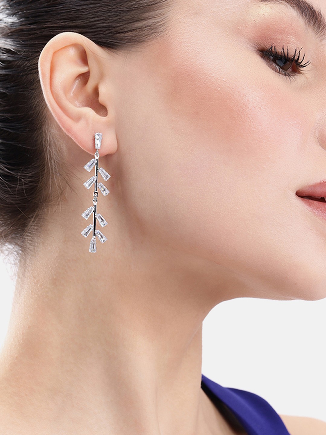 

DressBerry Contemporary Drop Earrings, Silver