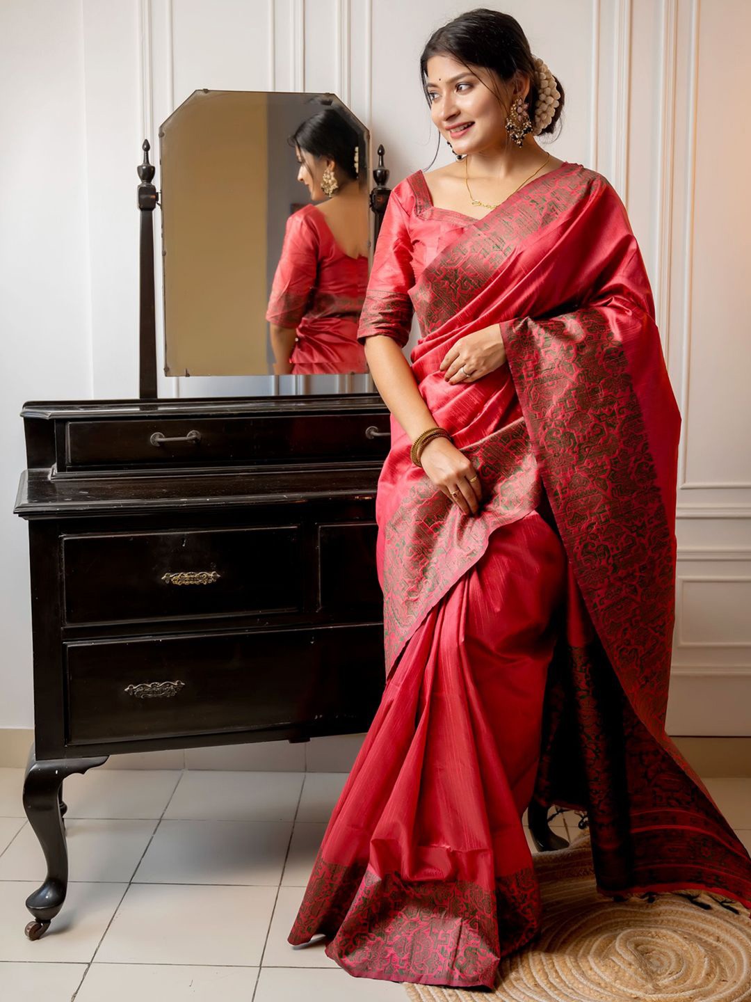 

LeeliPeeri Designer Kalamkari Silk Blend Saree, Red