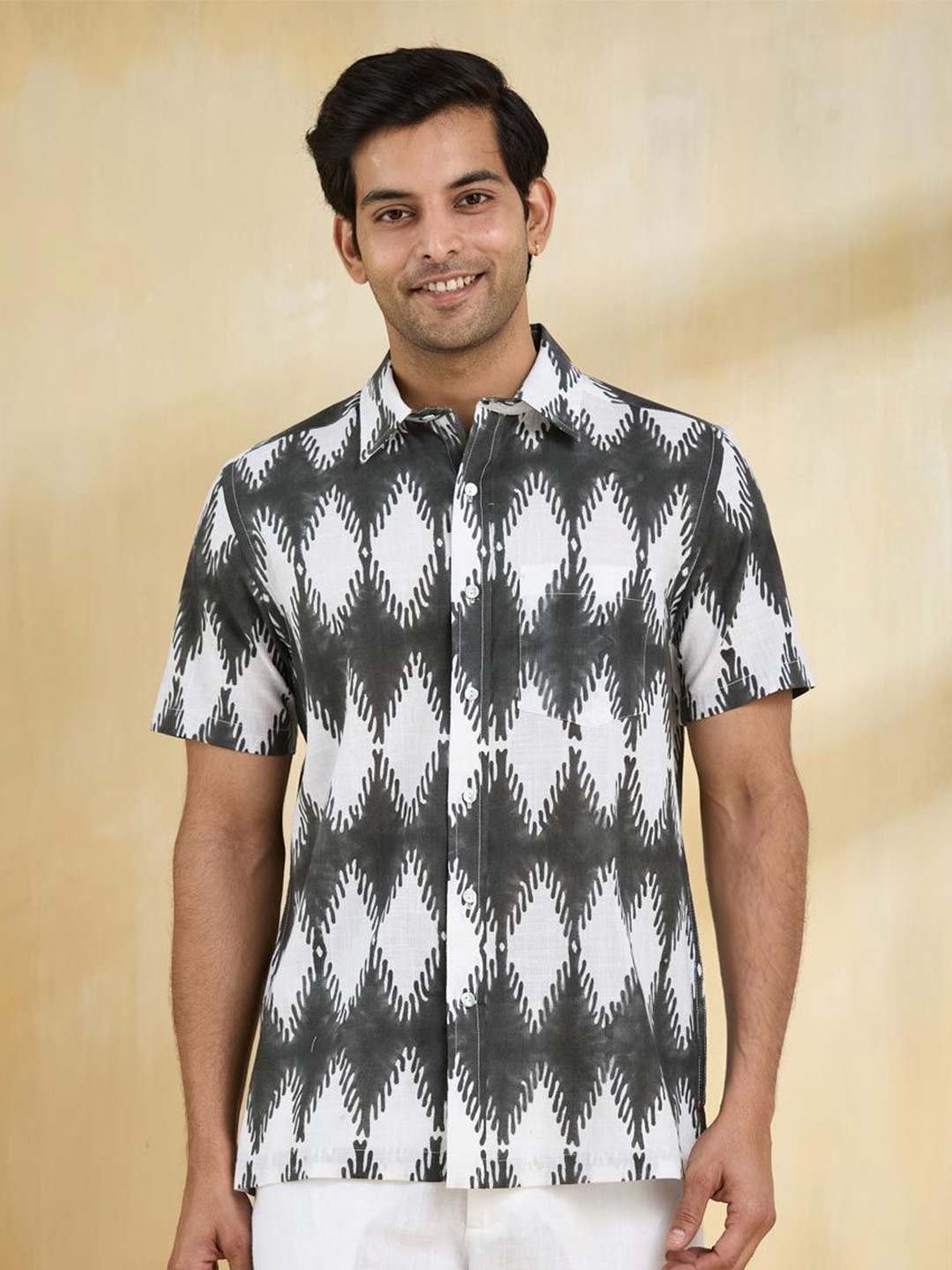 

Fabindia Men Opaque Printed Casual Shirt, White