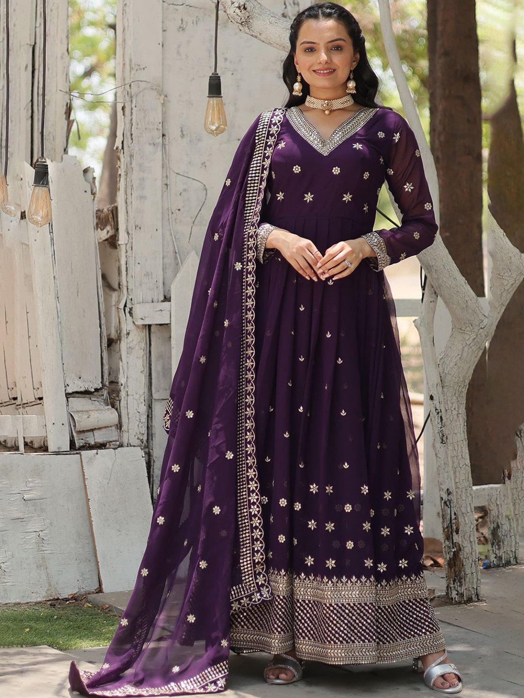 

Anara Women Geometric Embroidered Sequinned Georgette Anarkali Kurta, Purple