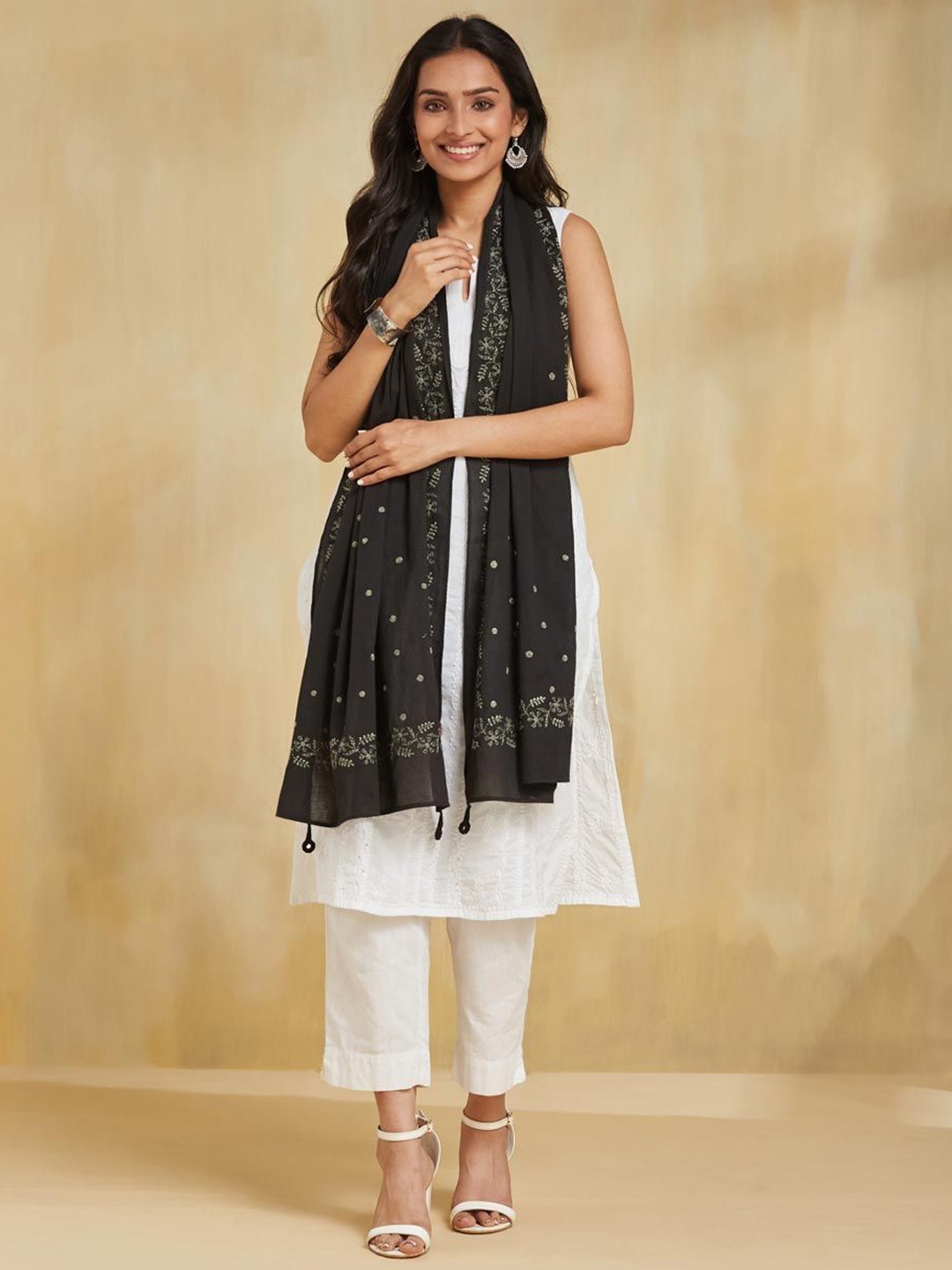 

Fabindia Women Embroidered Stole, Black