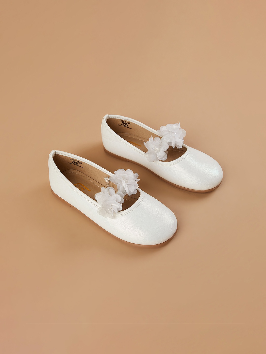 

Fame Forever by Lifestyle Girls Slip-On Sneakers, White