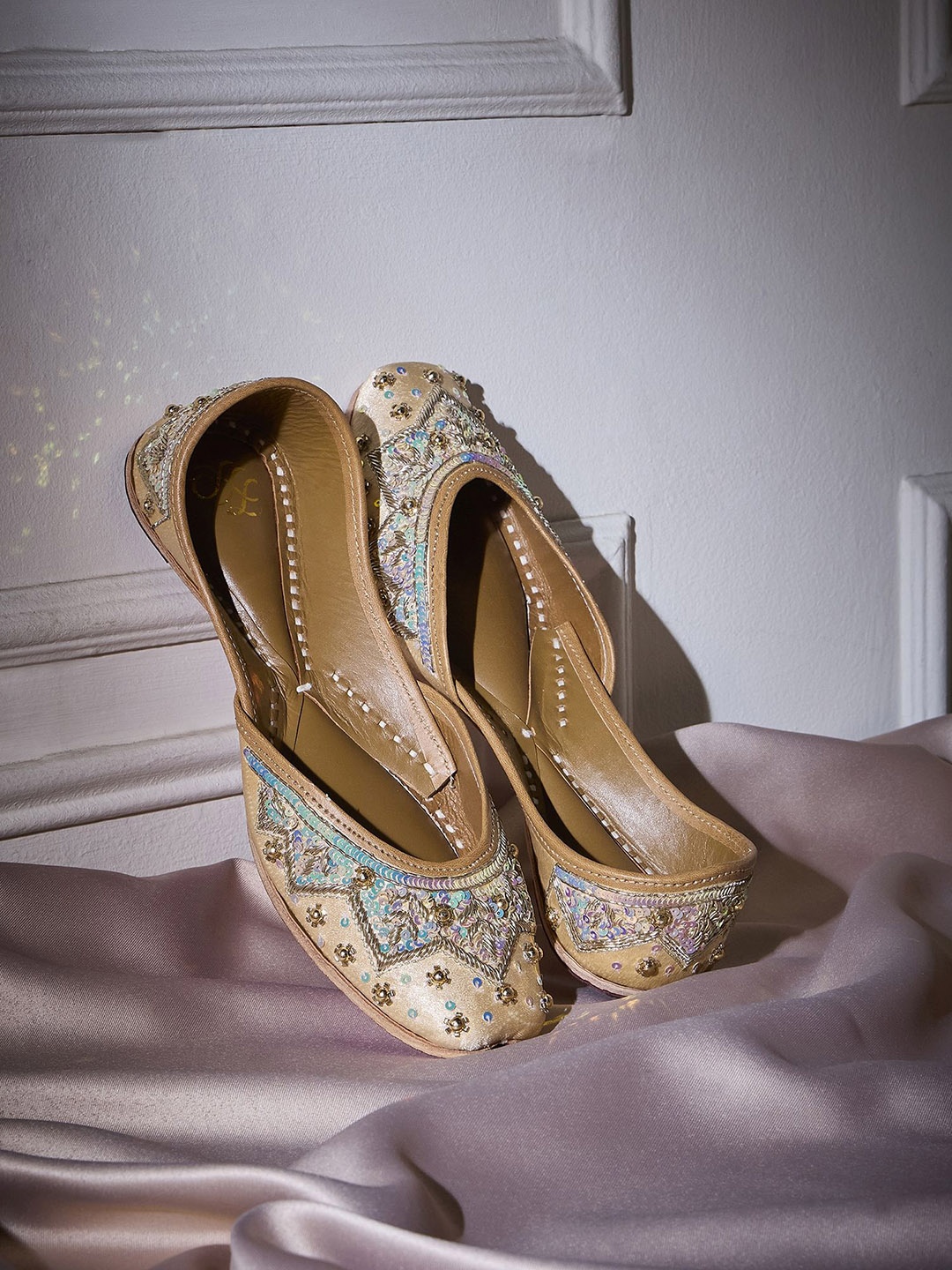 

House of Pataudi Embroidered Ethnic Mojaris, Gold