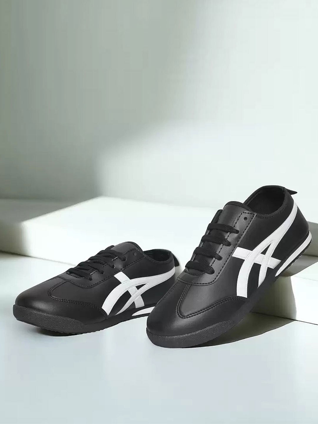 

FABBMATE Men Striped Sneakers, Black
