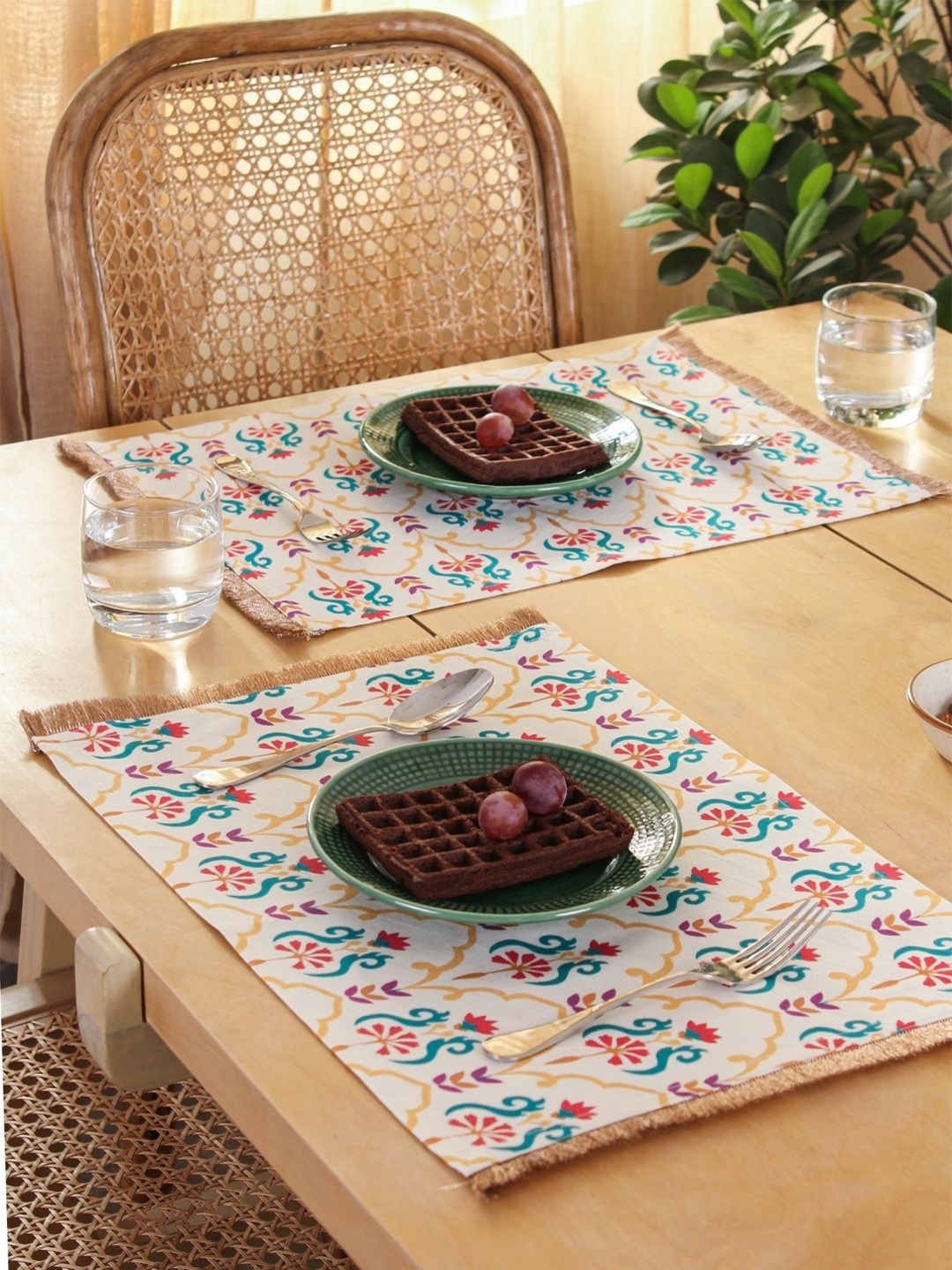 

House This 2-Pcs White & Green Printed Table Placemats