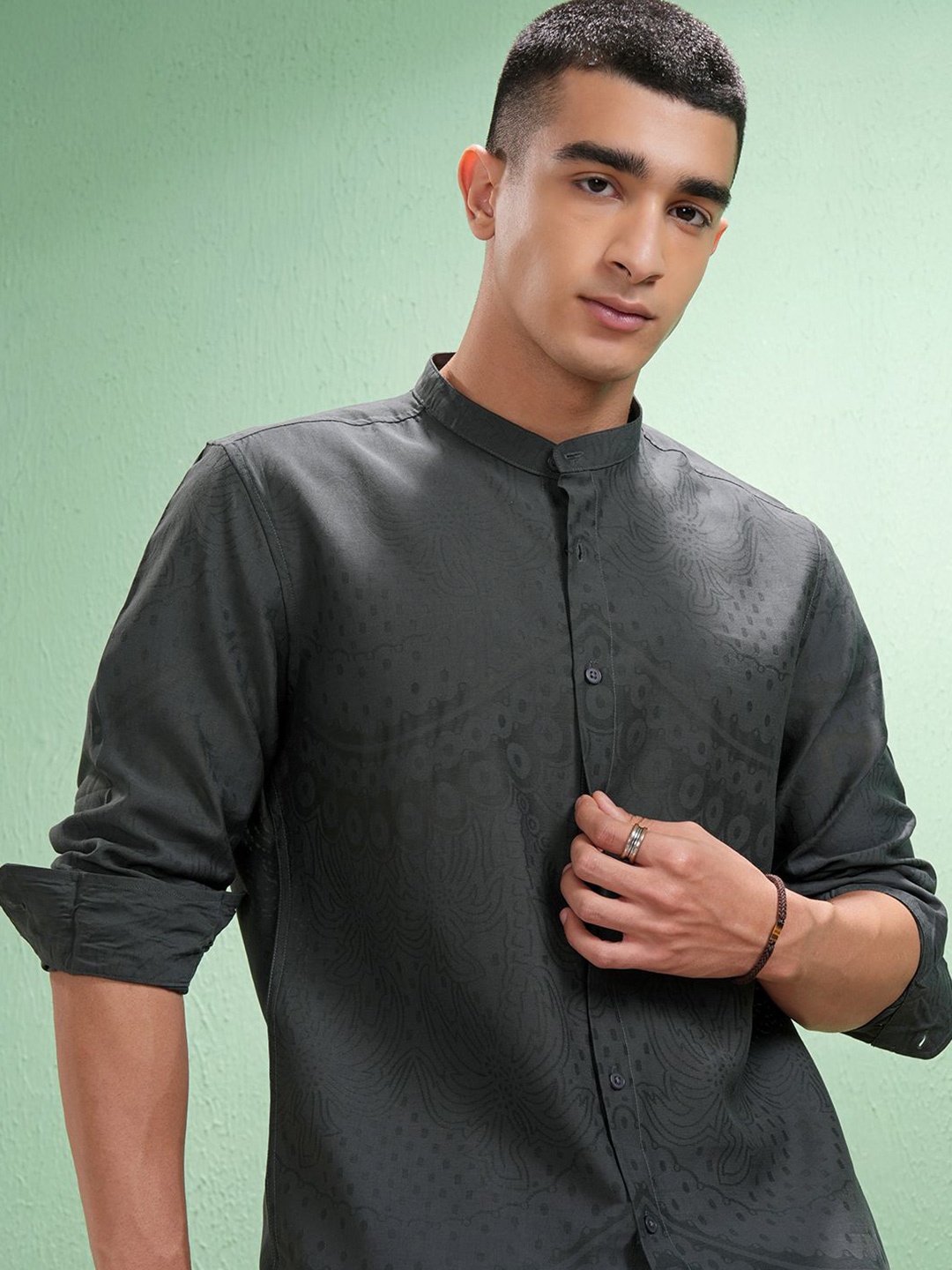 

HIGHLANDER Men Comfort Slim Fit Opaque Casual Shirt, Grey